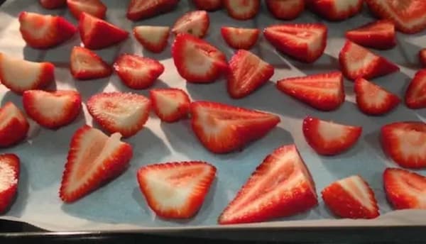 تصویر 4 از قیمت خرید توت فرنگی خشک ژله ای با فروش عمده